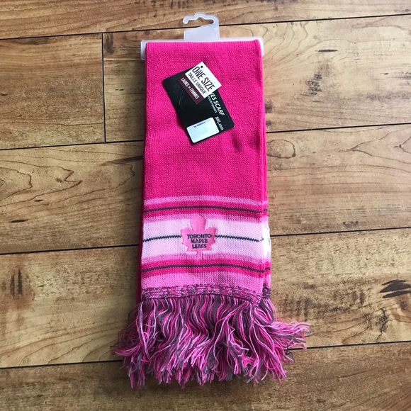 🏒Toronto Maple Leafs Scarf🏒 - Picture 1 of 4